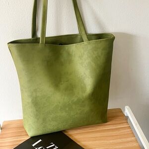 Everyday Olive Green Tote Bag - Sleek Carry-All